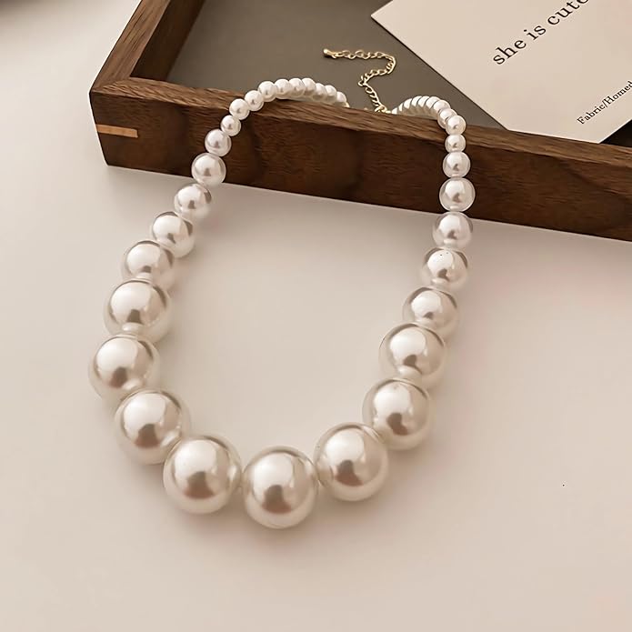 Classic Vintage Pearl Necklace