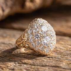 Vintage Gold Ring with Round Diamonds
