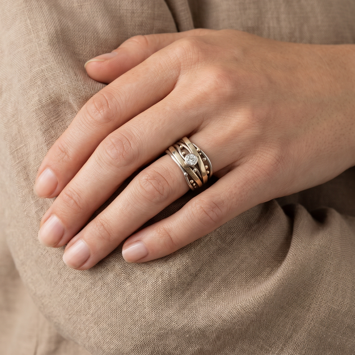Royal Vintage Gold Inlaid Zirconia Ring