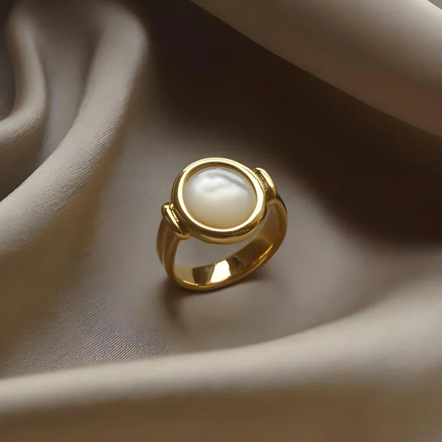 Elegant Pearl Gold Ring